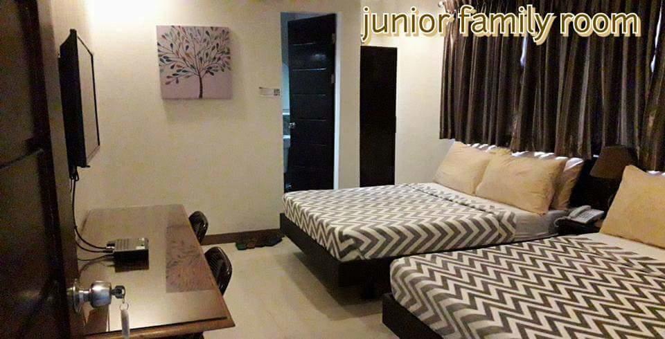 Urbantel Hotel Lucena Extérieur photo