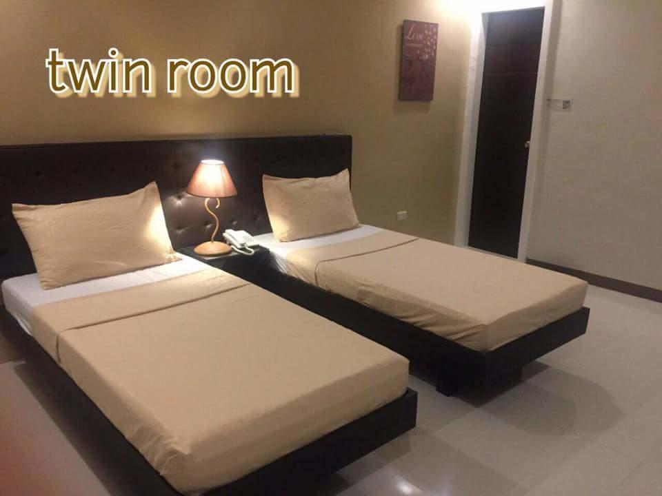 Urbantel Hotel Lucena Extérieur photo
